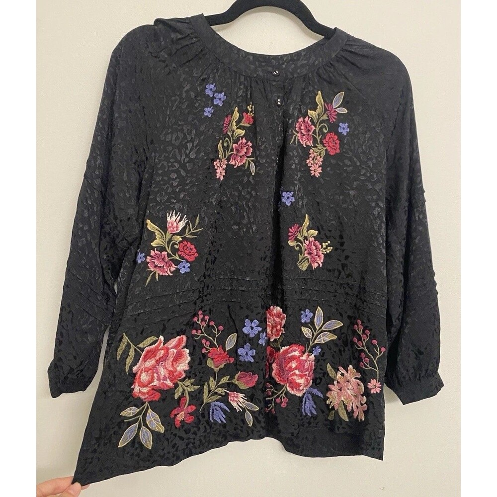 Johnny Was Sassiba Pintuck Raglan Button Up Women’s S Black Embroidered Floral - Picture 2 of 10